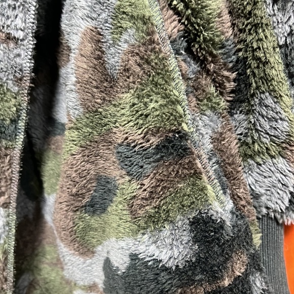 525. Camouflage Soft Oversized Hooded Cozy Open With Pockets OSFM NWT - Picture 9 of 12